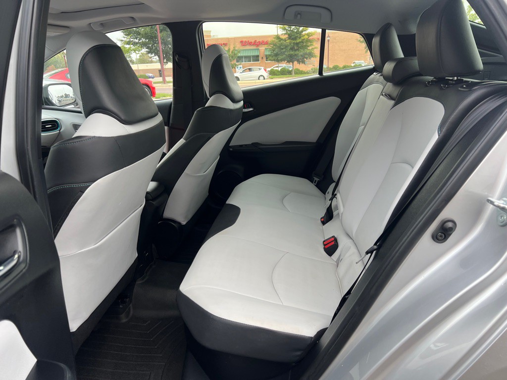 2016 Toyota Prius Image 10