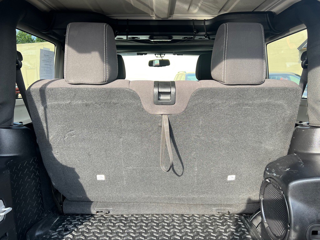2013 Jeep Wrangler Image 8