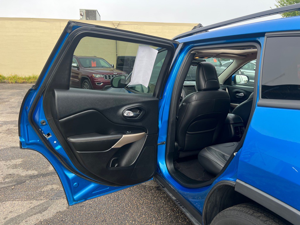 2018 Jeep Cherokee Image 9