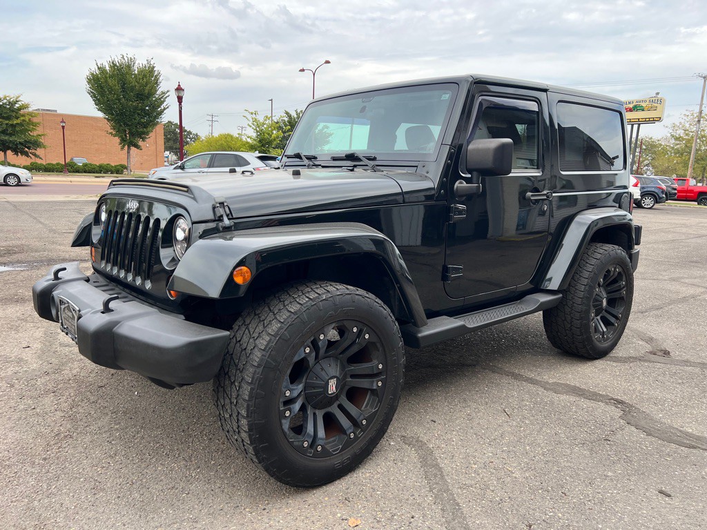 2012 Jeep Wrangler Image 4