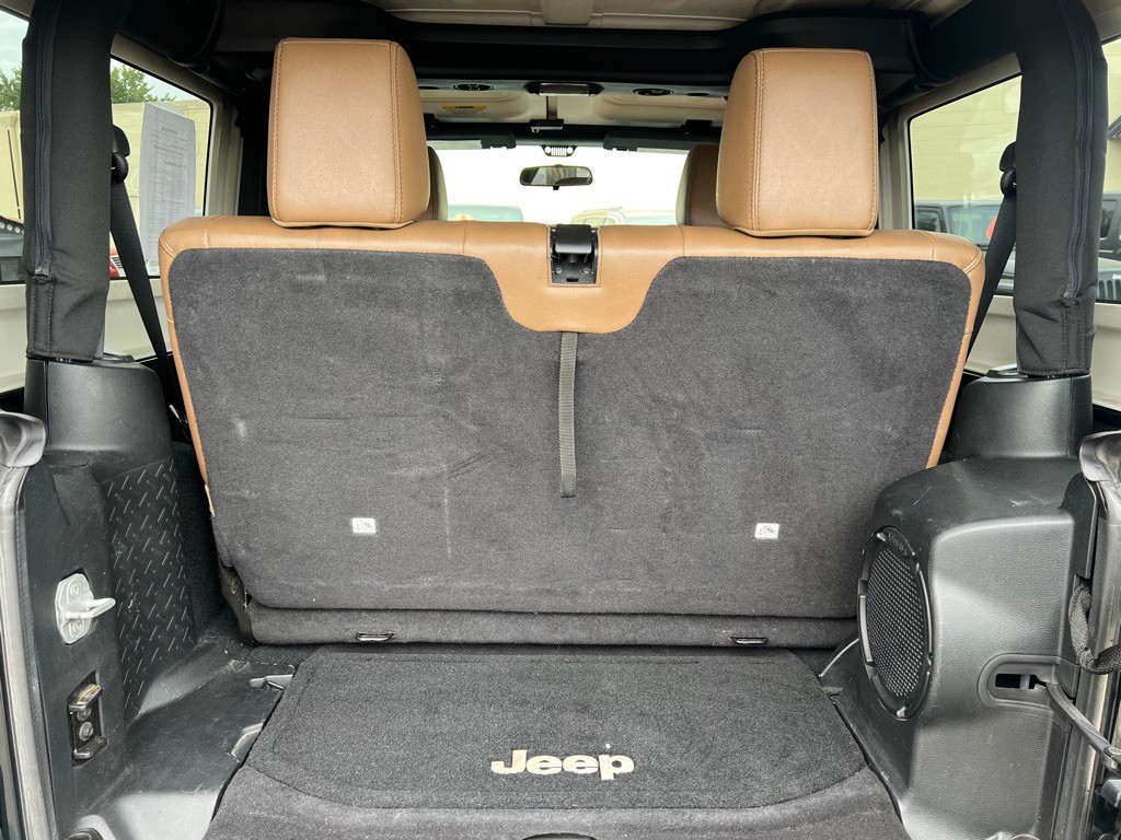 2012 Jeep Wrangler Image 8