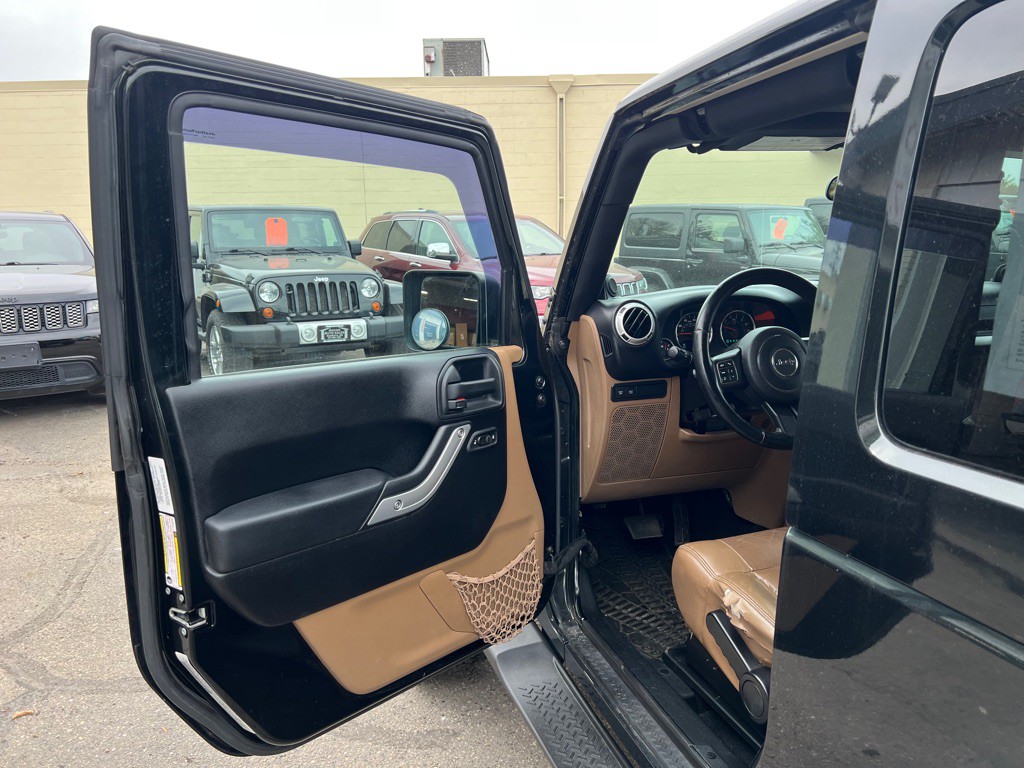 2012 Jeep Wrangler Image 10