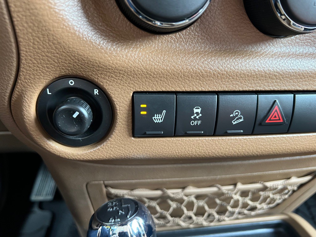 2012 Jeep Wrangler Image 17