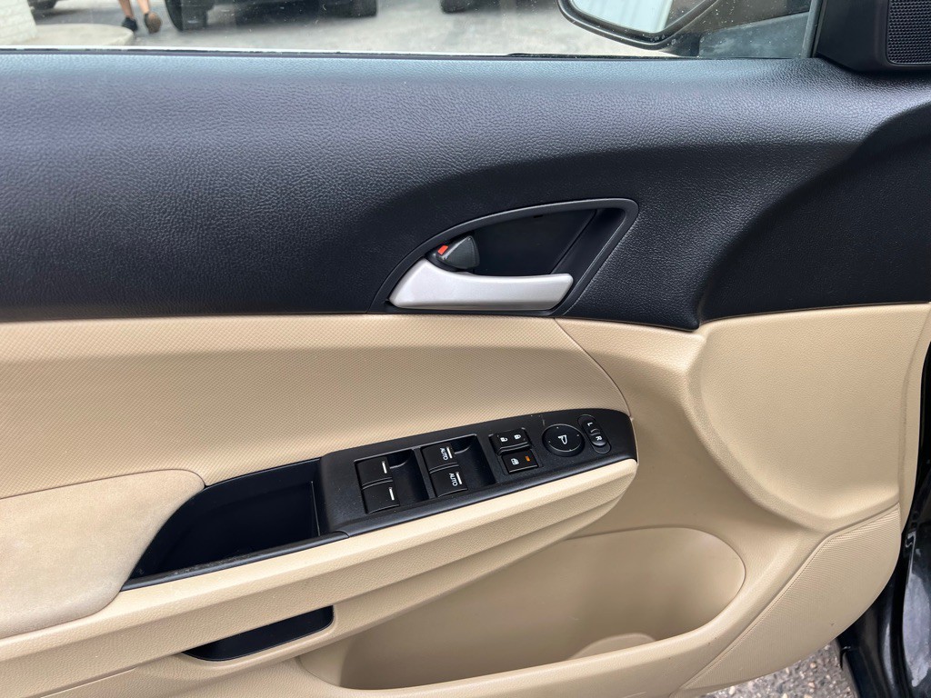 2012 Honda Accord Image 13