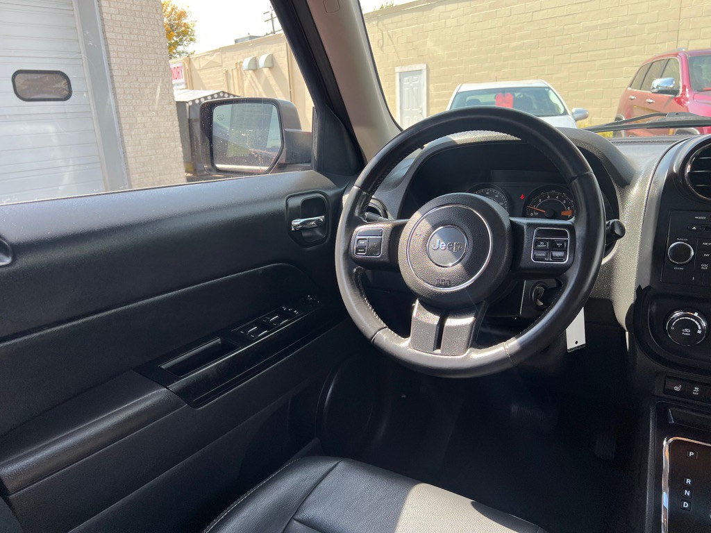 2017 Jeep Patriot Image 12