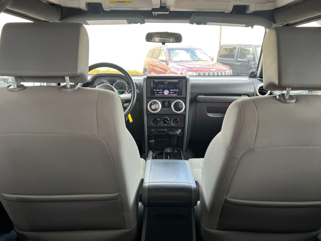 2010 Jeep Wrangler Image 9