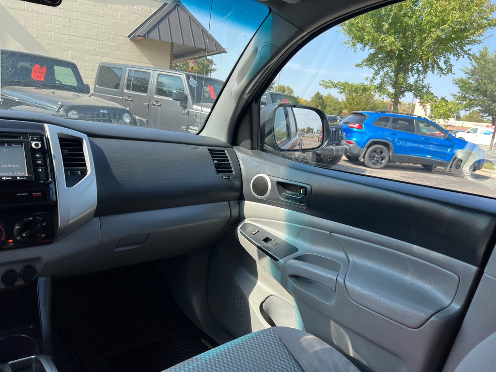 2014 Toyota Tacoma Image 10