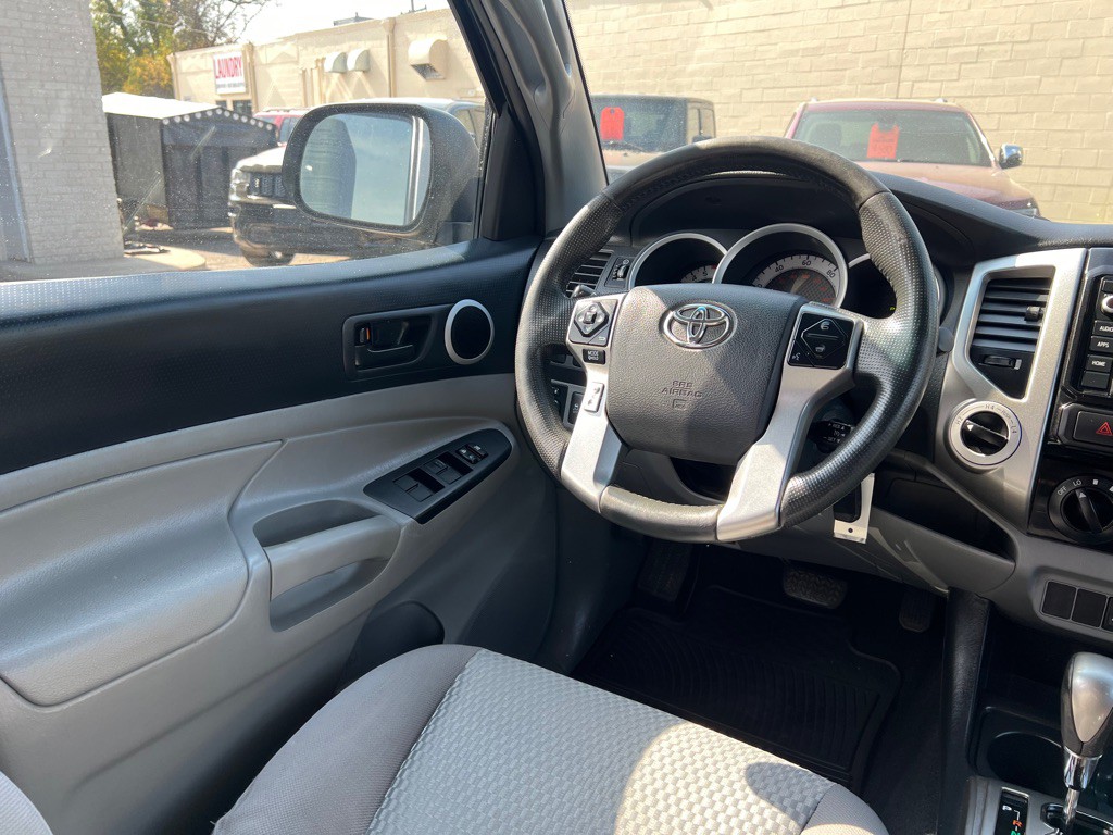 2014 Toyota Tacoma Image 12