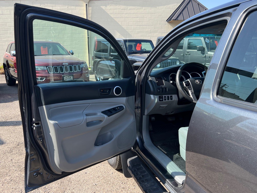 2014 Toyota Tacoma Image 13