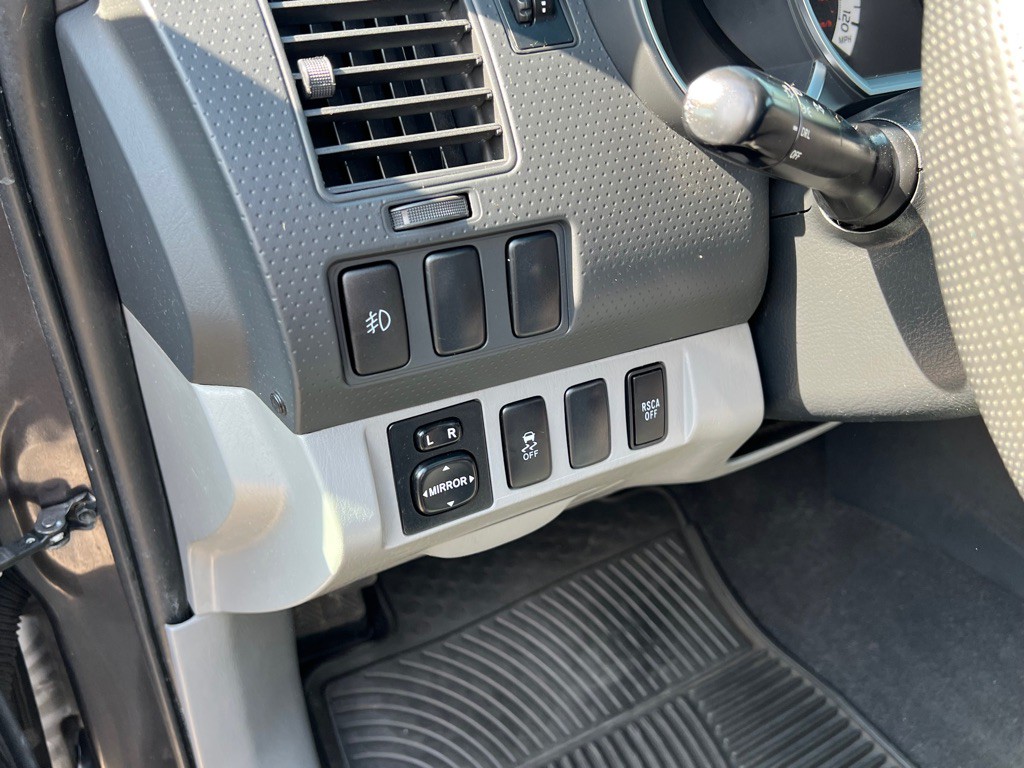 2014 Toyota Tacoma Image 16
