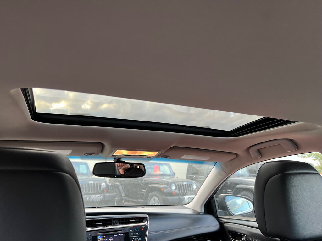 2014 Toyota Avalon Image 9