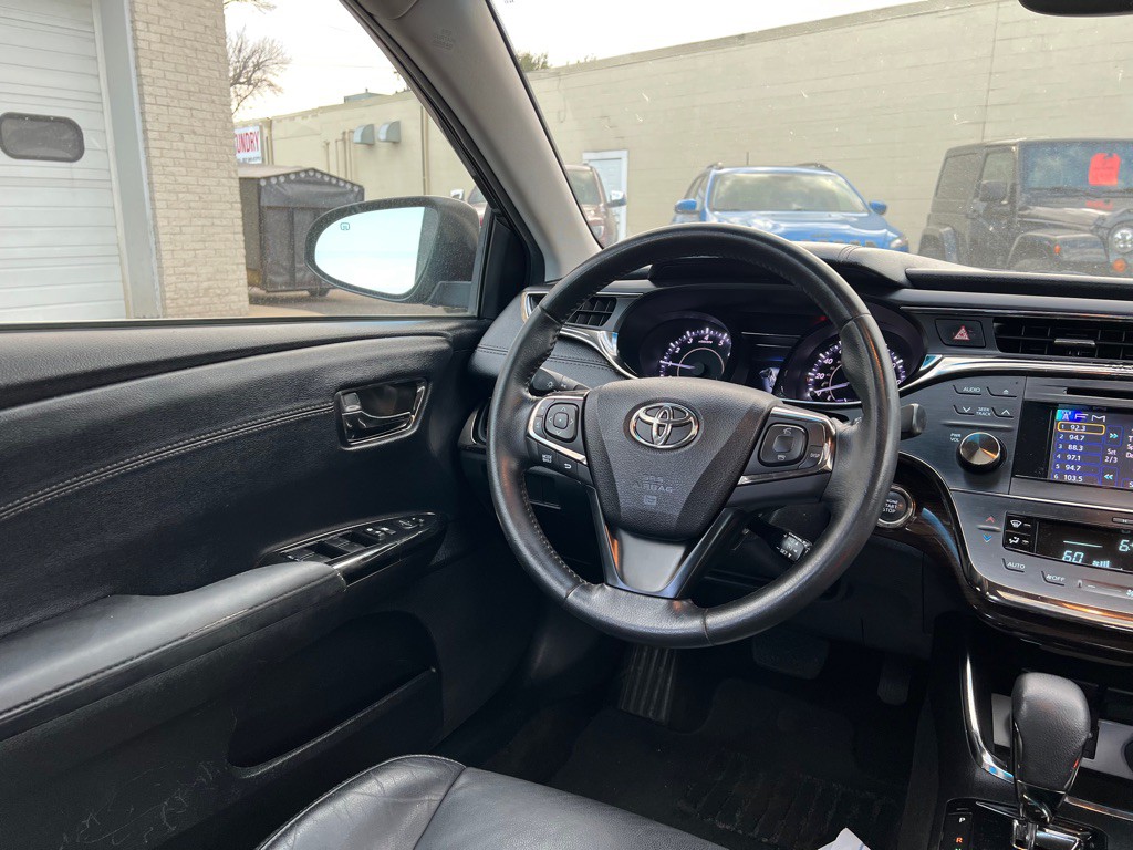 2014 Toyota Avalon Image 12