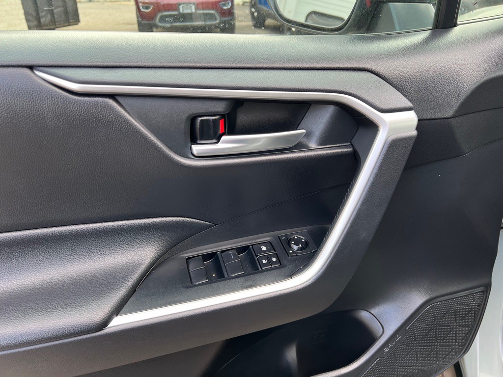 2020 Toyota Rav4 Image 16