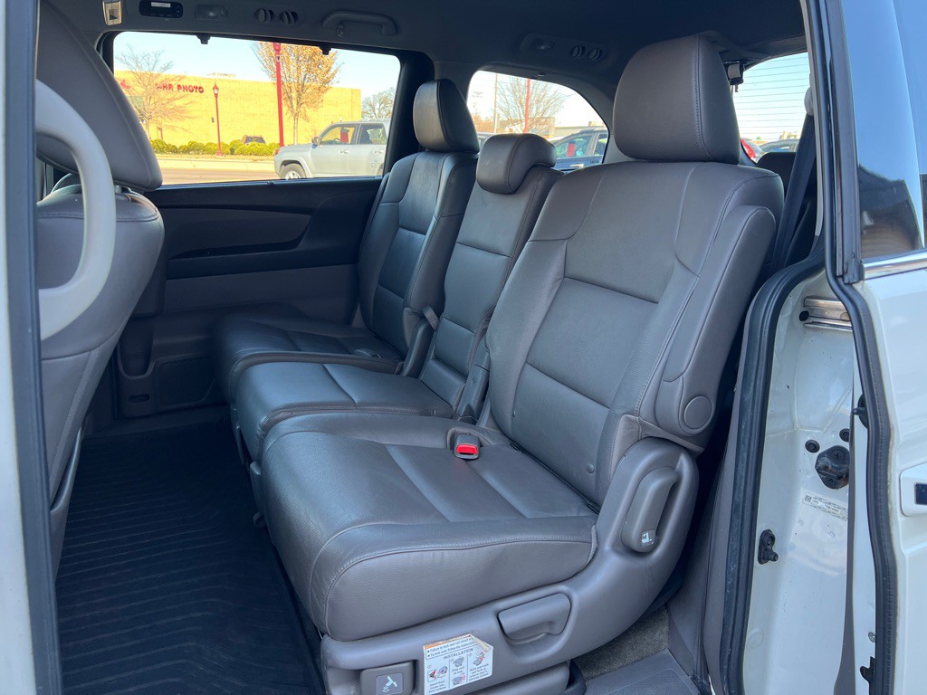 2016 Honda Odyssey Image 10
