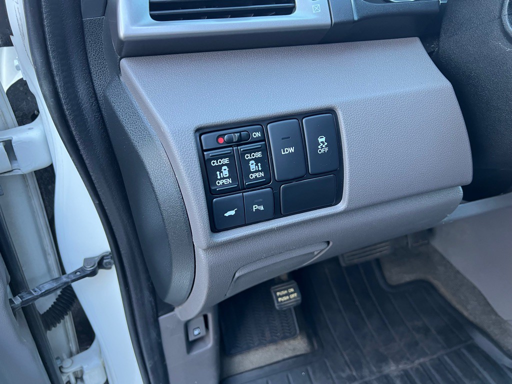 2016 Honda Odyssey Image 20