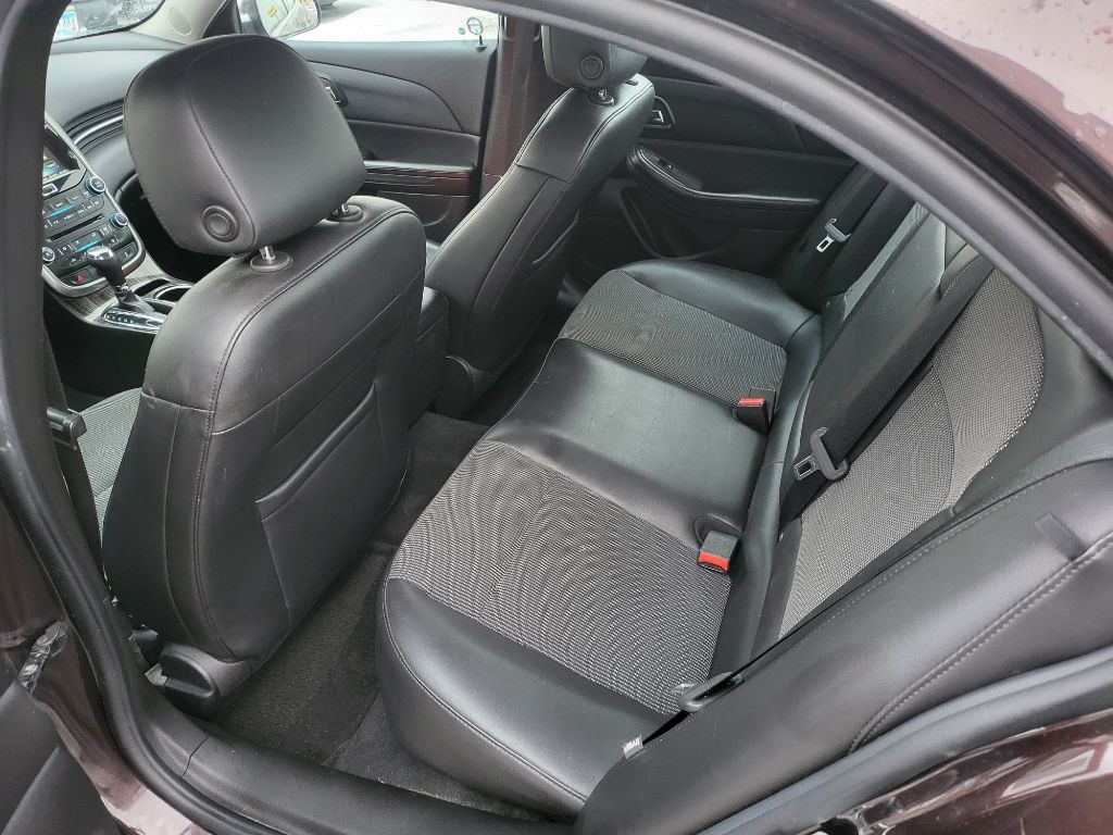2015 Chevrolet Malibu Image 8