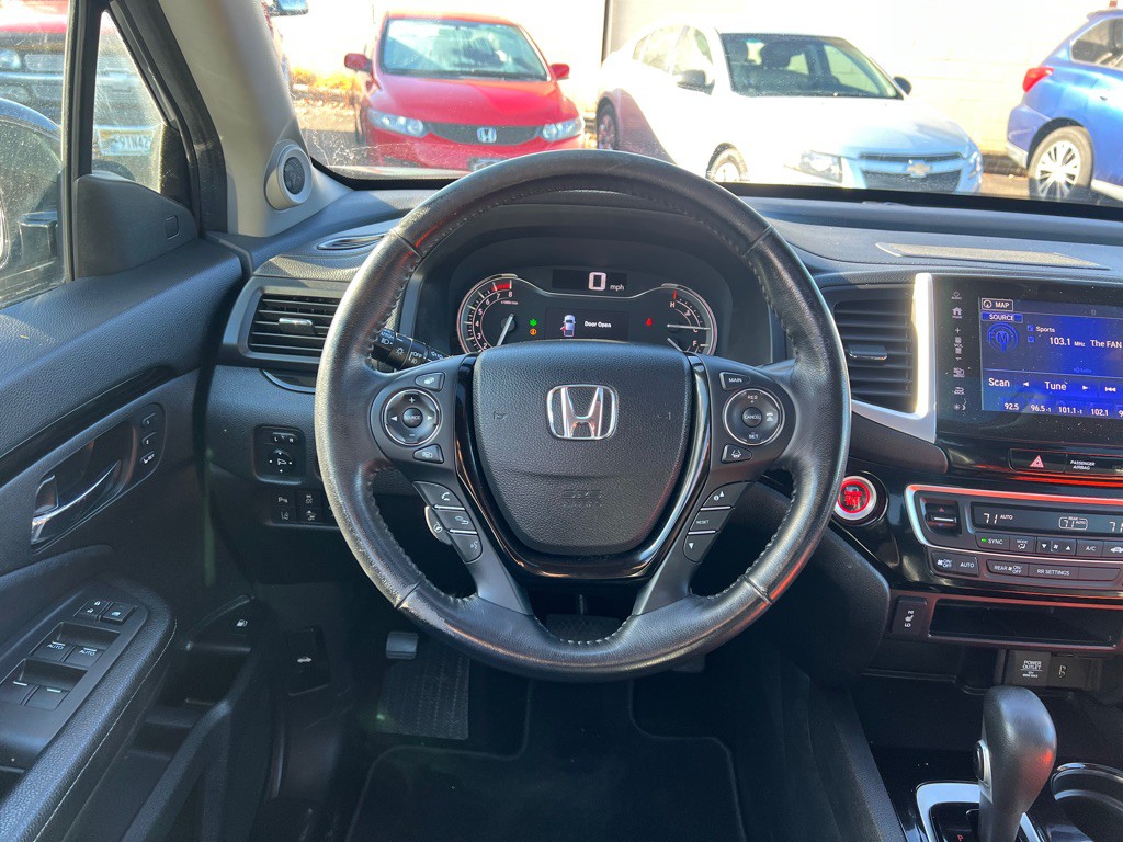 2017 Honda Ridgeline Image 21