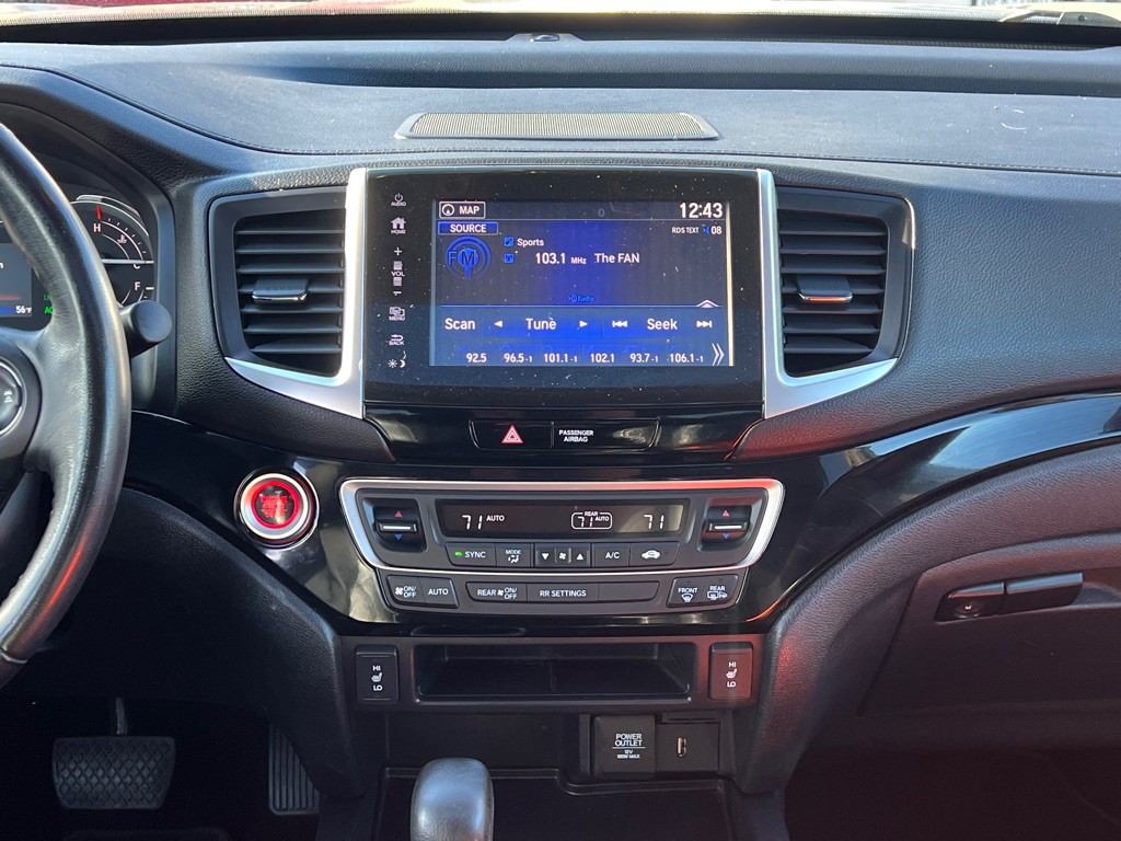 2017 Honda Ridgeline Image 25