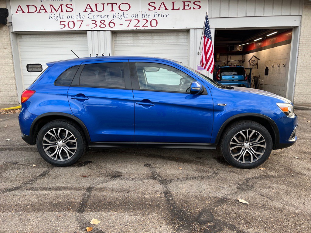 2016 Mitsubishi Outlander Image 2