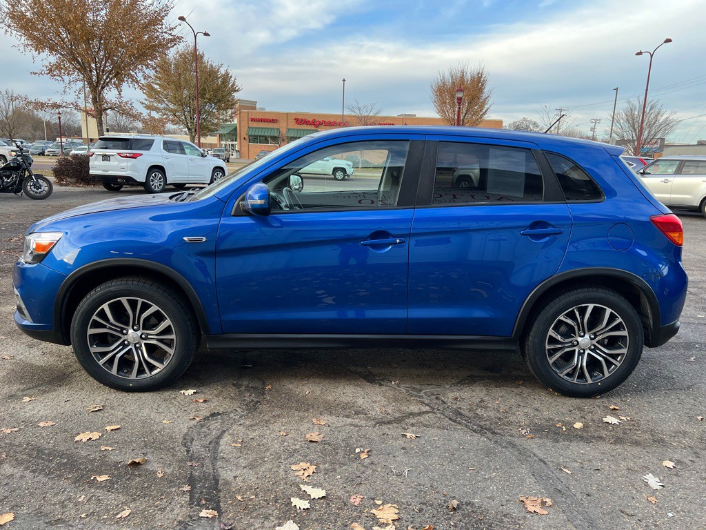 2016 Mitsubishi Outlander Image 5
