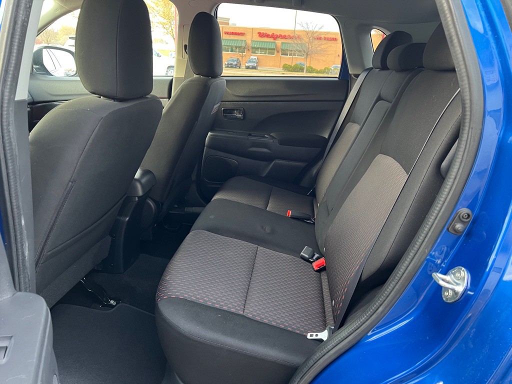 2016 Mitsubishi Outlander Image 11