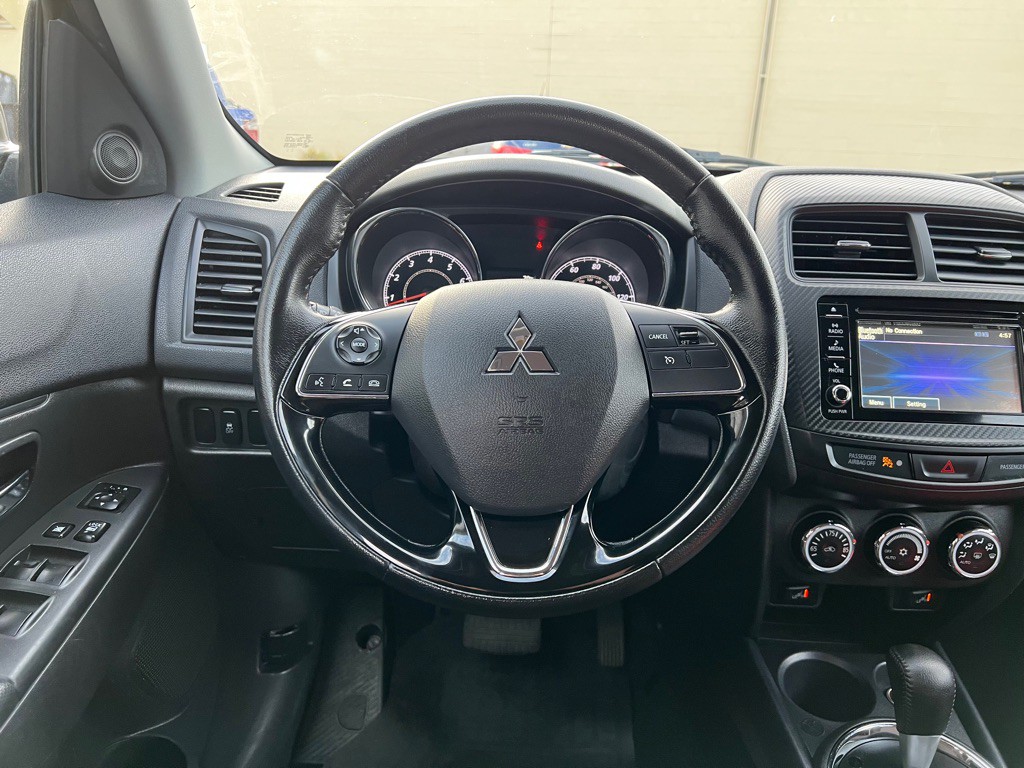 2016 Mitsubishi Outlander Image 18