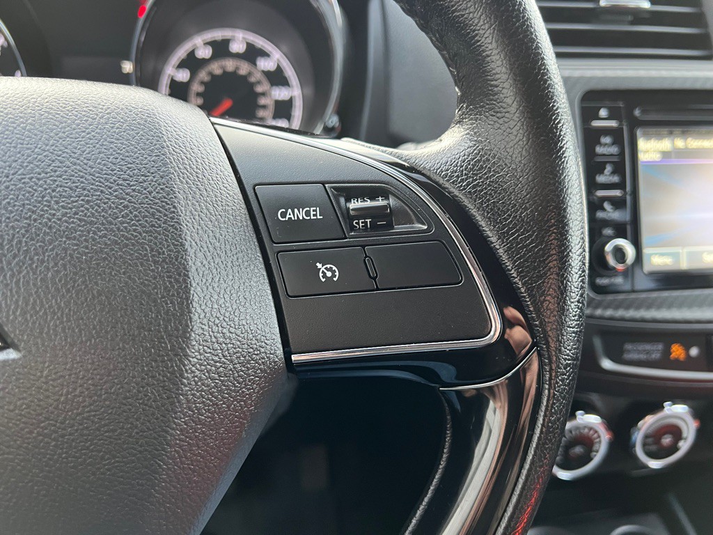 2016 Mitsubishi Outlander Image 21