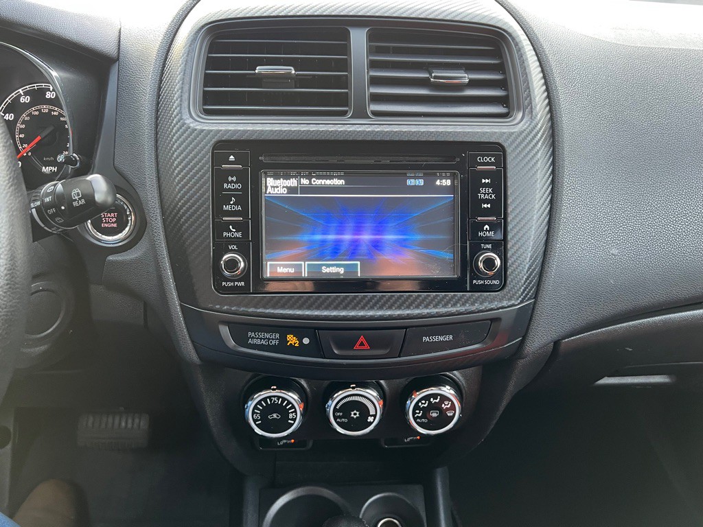 2016 Mitsubishi Outlander Image 23