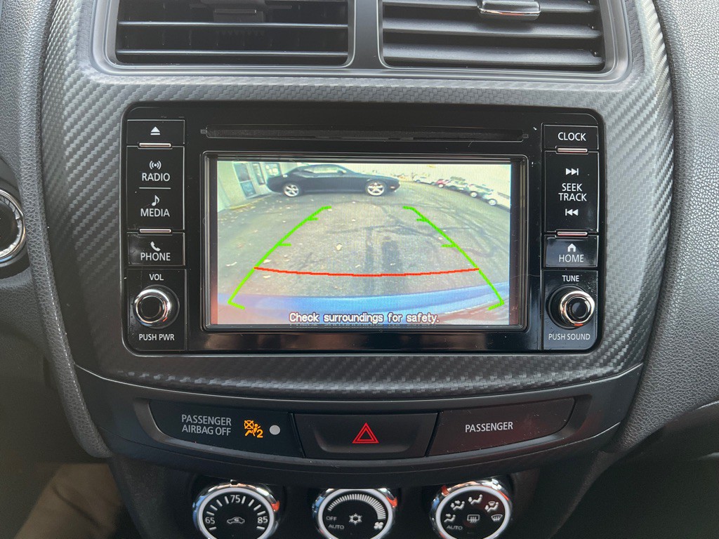 2016 Mitsubishi Outlander Image 24