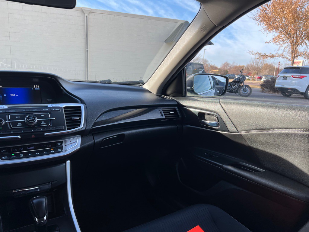 2015 Honda Accord Image 10