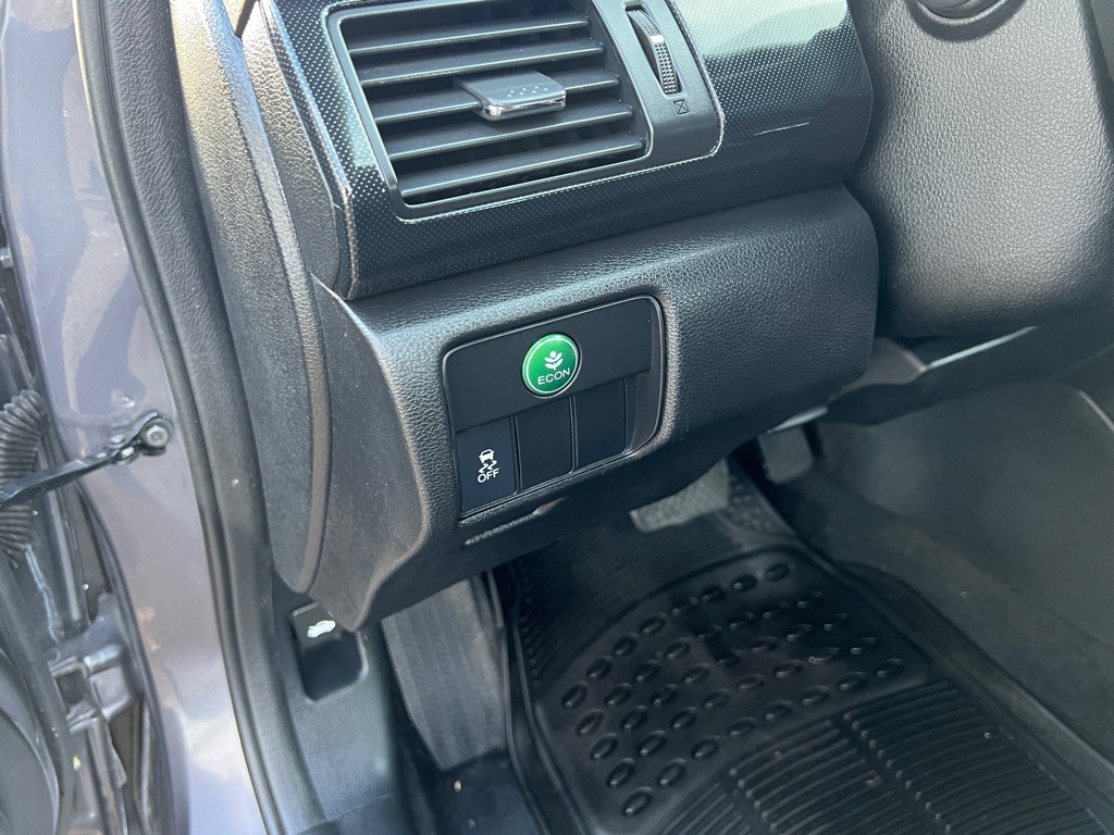 2015 Honda Accord Image 17