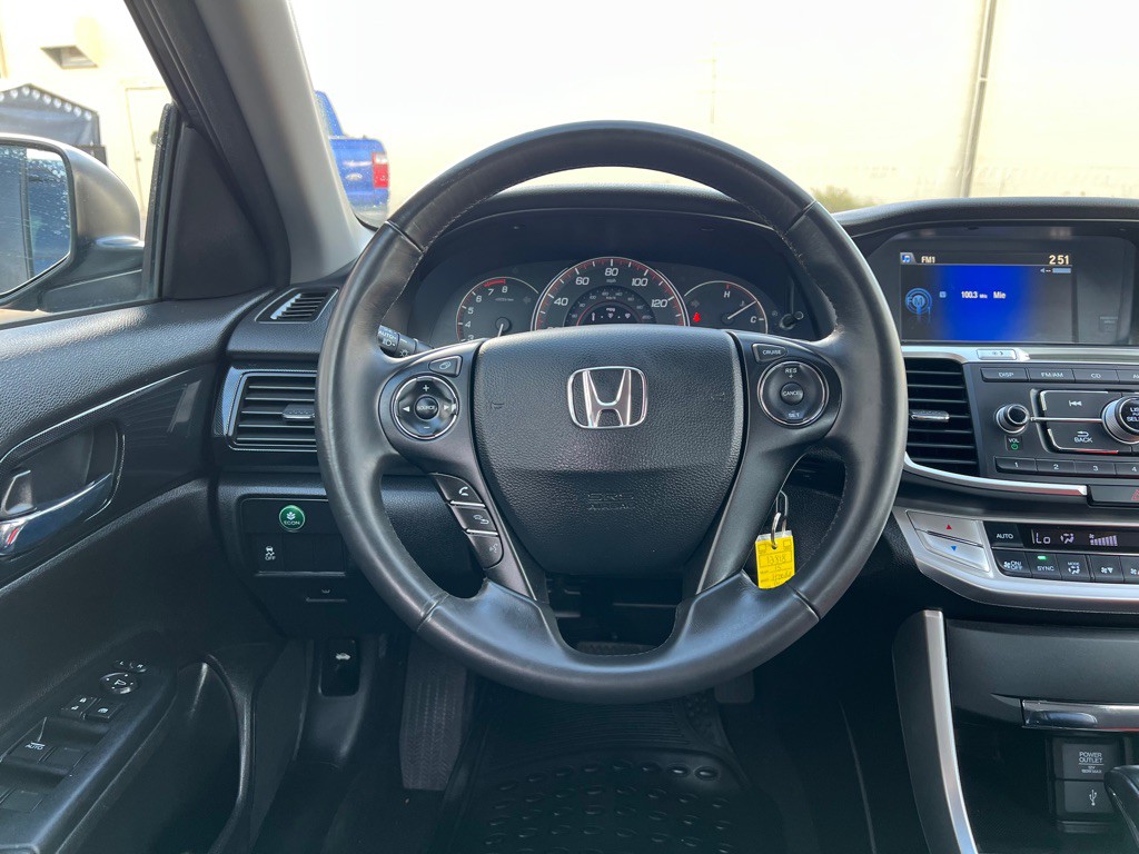 2015 Honda Accord Image 18