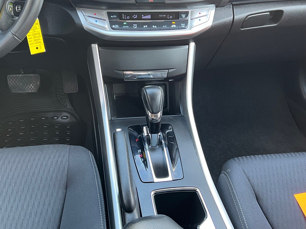 2015 Honda Accord Image 24