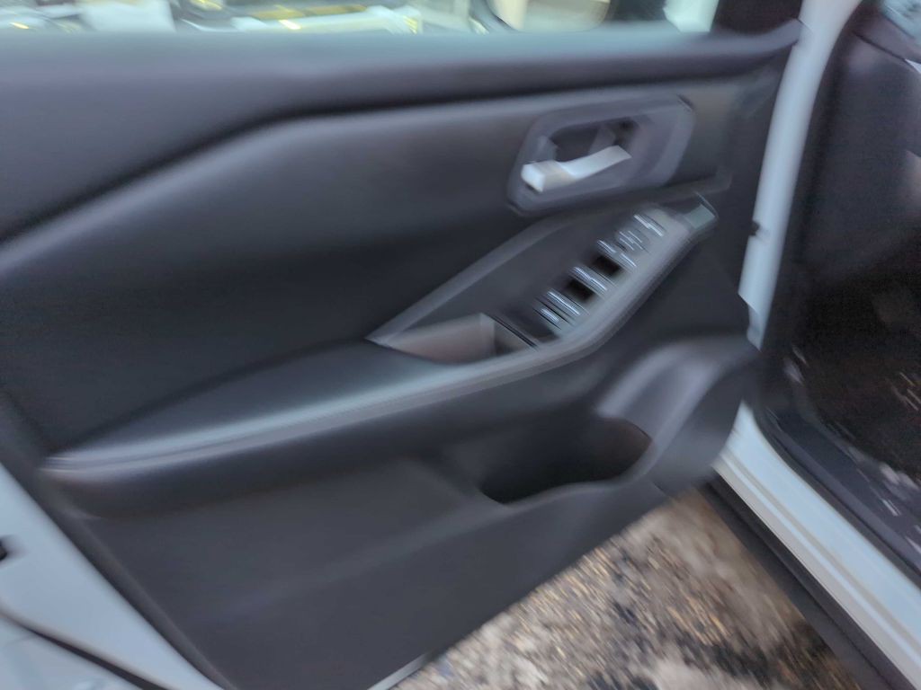 2024 Nissan Rogue Image 12