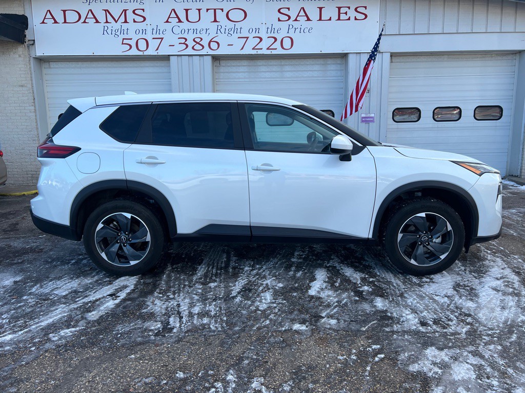 2024 Nissan Rogue Image 2