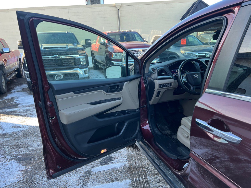 2018 Honda Odyssey Image 16