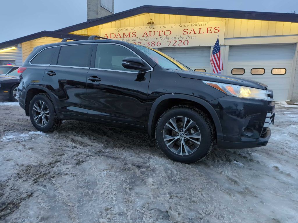 2017 Toyota Highlander Image 1