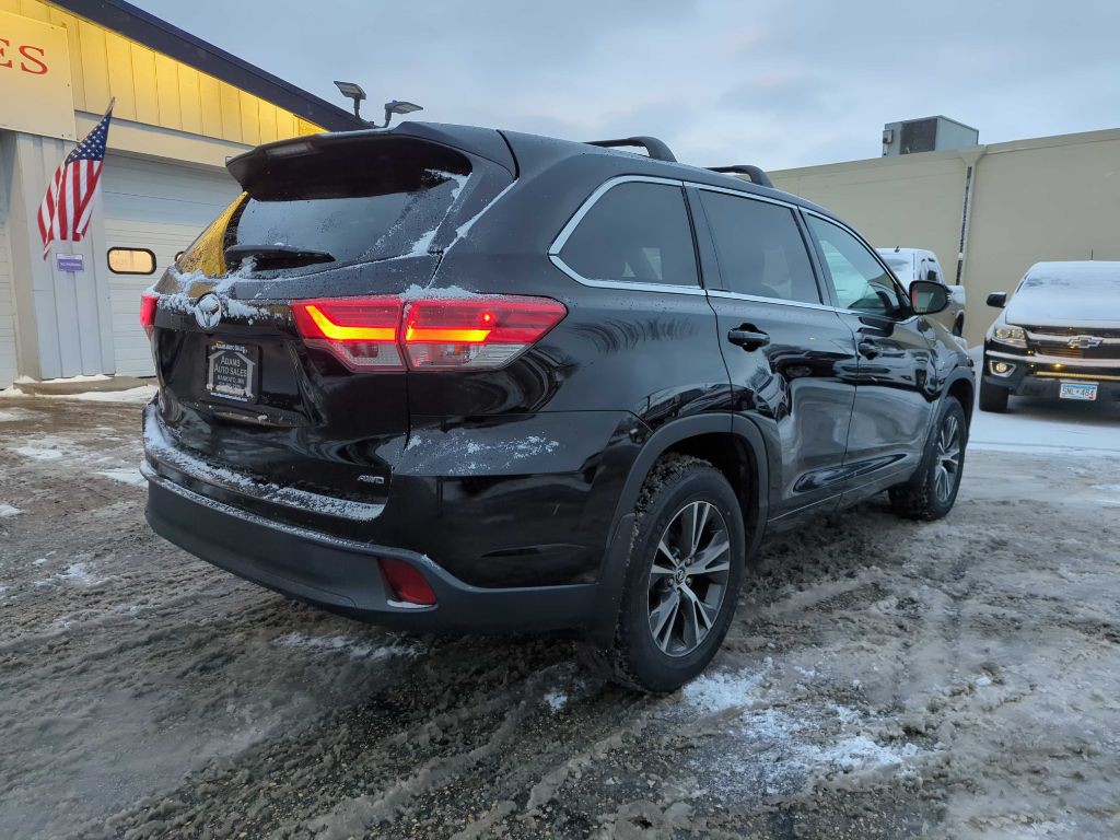 2017 Toyota Highlander Image 5