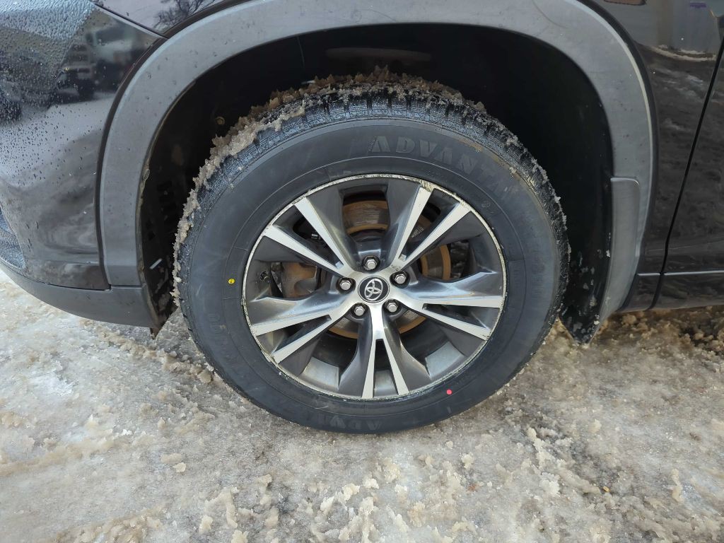 2017 Toyota Highlander Image 8