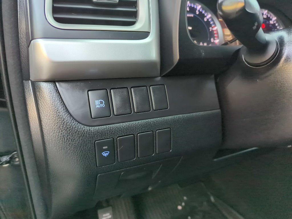 2017 Toyota Highlander Image 15