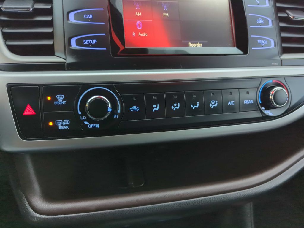 2017 Toyota Highlander Image 20