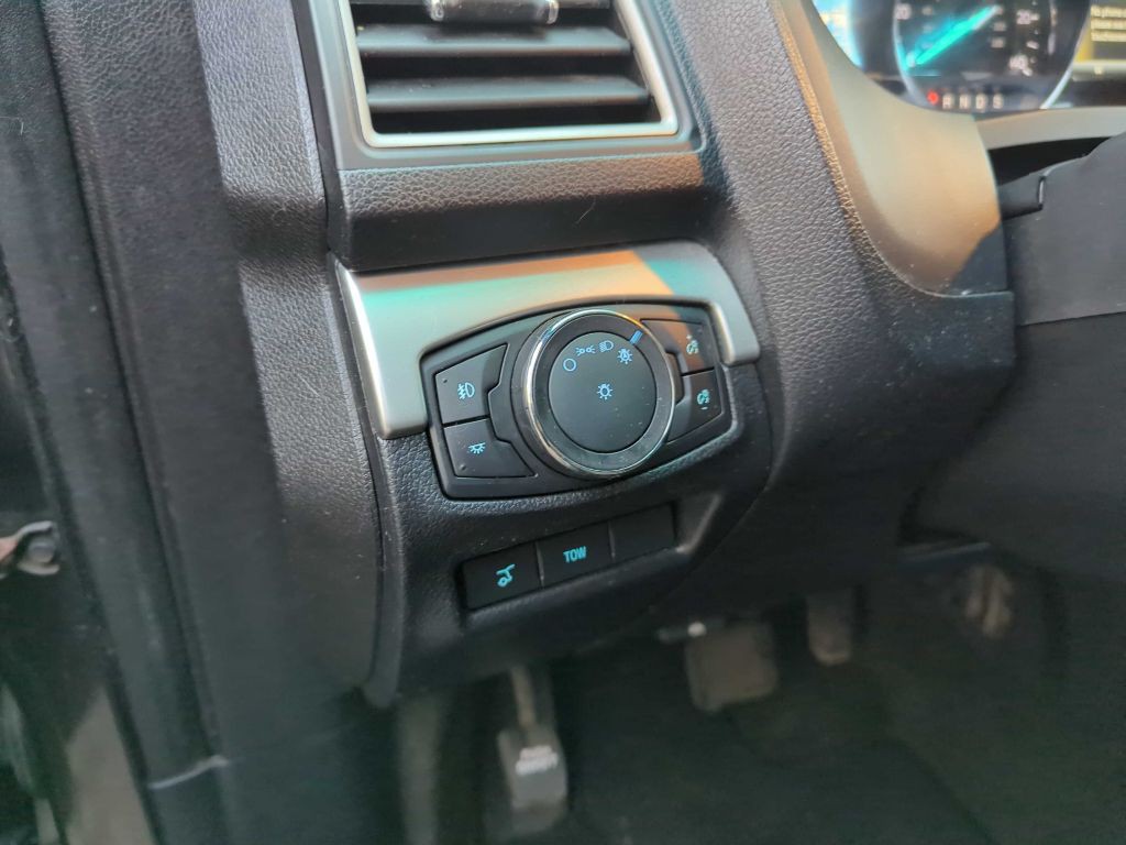 2017 Ford Explorer Image 15