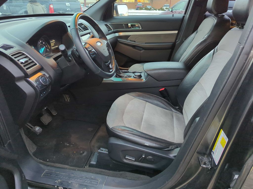 2017 Ford Explorer Image 32