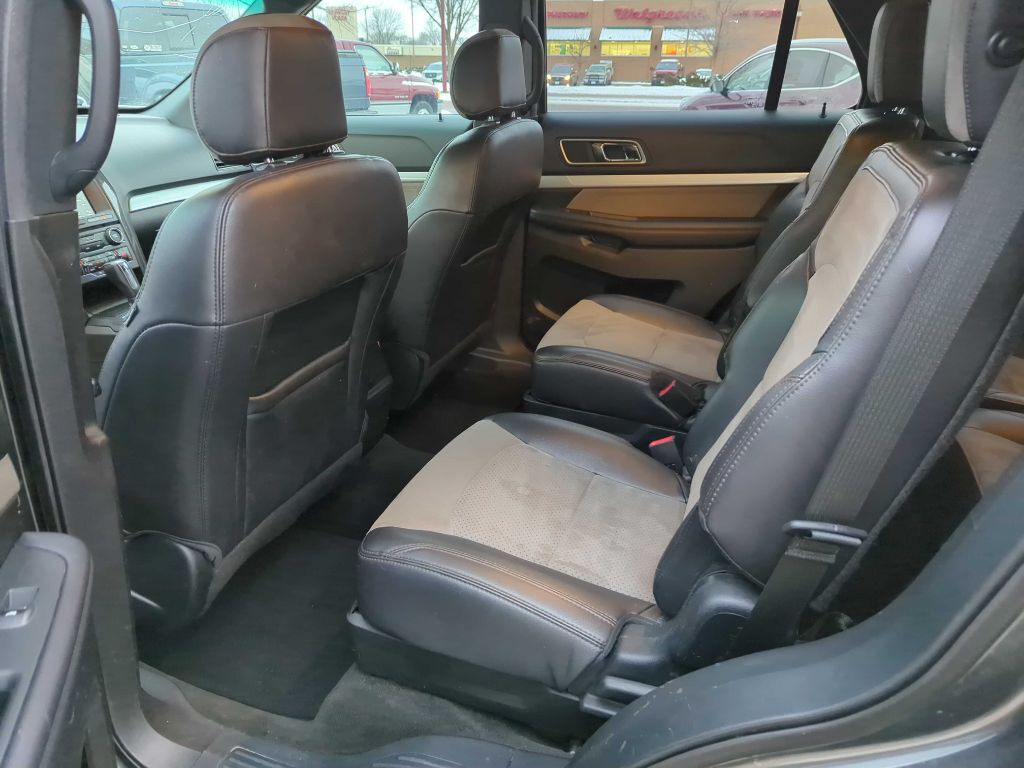 2017 Ford Explorer Image 33
