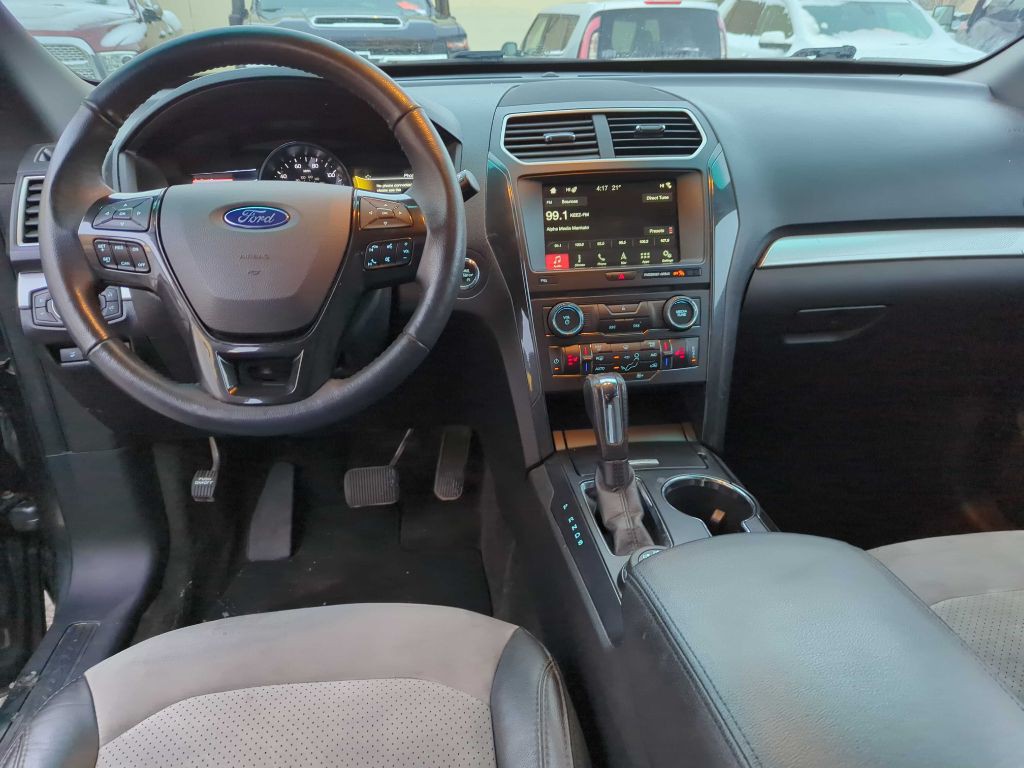 2017 Ford Explorer Image 35