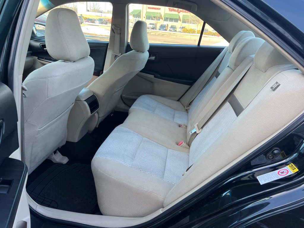 2012 Toyota Camry Image 7