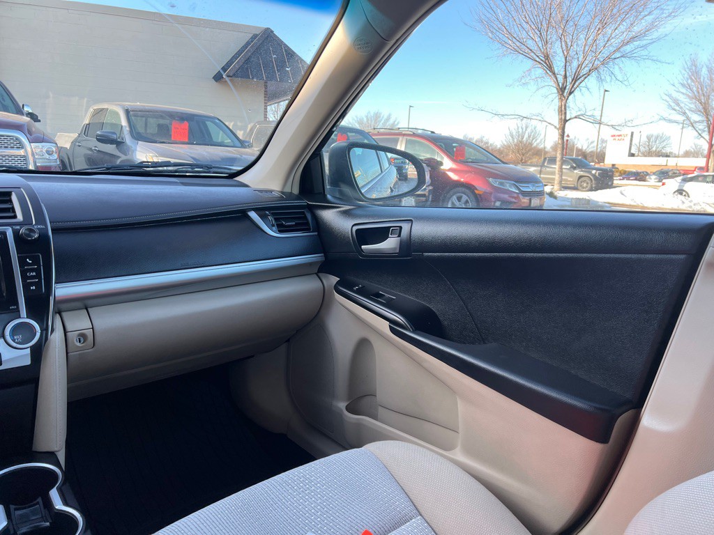 2012 Toyota Camry Image 8