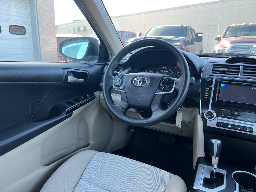2012 Toyota Camry Image 10