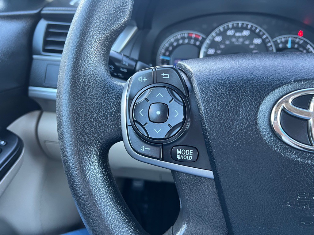 2012 Toyota Camry Image 16