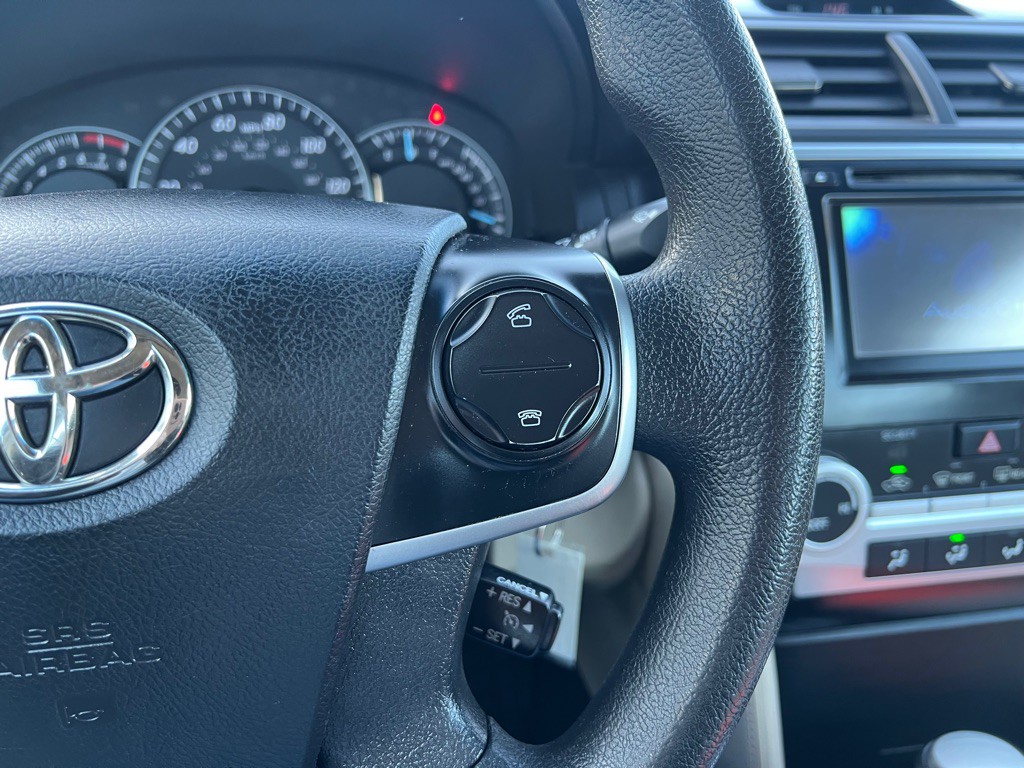 2012 Toyota Camry Image 17